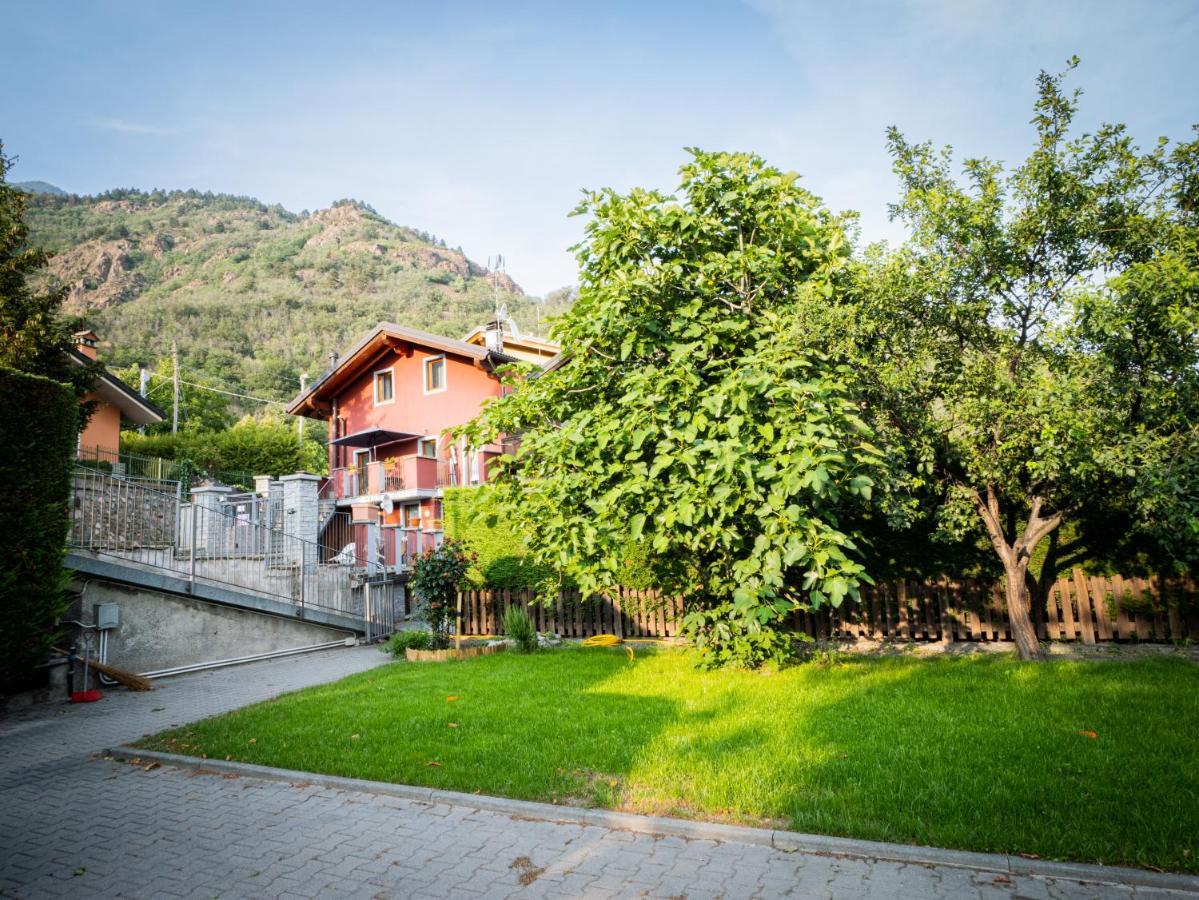 Casa Celesta Appartement Aosta Buitenkant foto