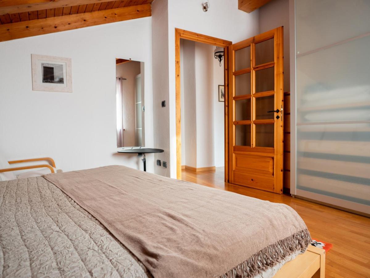 Casa Celesta Appartement Aosta Buitenkant foto